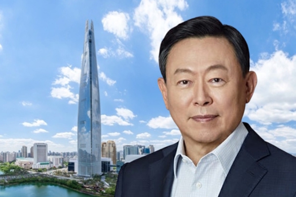 롯데그룹 회장 신동빈의 '실속형' AI 전략 : 사업화 앞서 채용·생산·물류 관통하는 '내부 혁신' 활용에 방점 찍는다