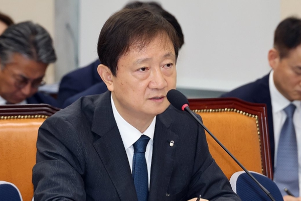 금감원장 이찬진, '홈플러스 사태' 관련 대주주 MBK파트너스 제재 신속하게 처리할 것 