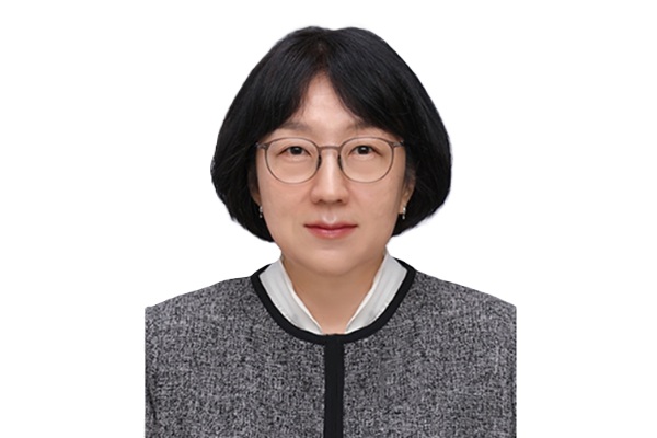 KB국민은행 IT 전문가 사외이사 계보 잇는다 : 보안 전문가 물러난 자리에 정윤경 성균관대 소프트웨어융합대학 교수 추천