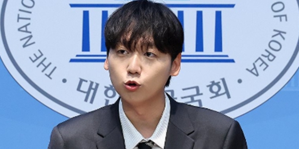 기탁금 높다고 '오열'까지 했는데 : 테슬라 굴리는 정민철 '어려움 호소인' 논란