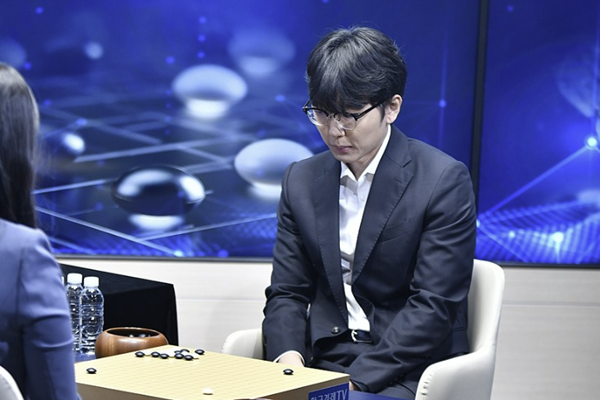 [허프 생각] 바둑과 삼성이 전하는 메시지 : 빈틈없는 계산은 '안전한 패배'를 부른다, 판 흔들 '승부수'를 던져라