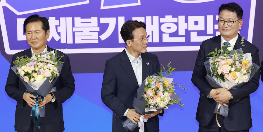 선두주자 김민석은 왜 추격자처럼 말할까 : '통합·연대·확장' 사라지고 네거티브의 거친 언어