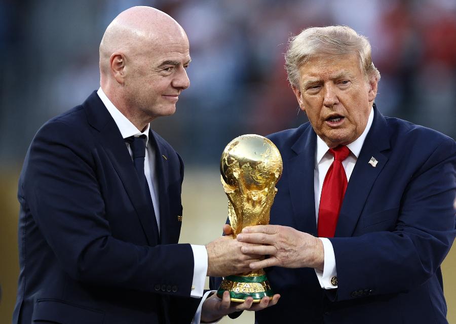 축구의 민주화라고? FIFA, 월드컵 상업권 민간 매각 추진한다 : 유럽축구연맹 축구의 영혼 팔 수 없다
