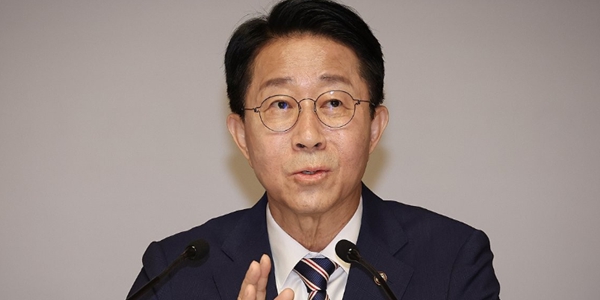 '명픽' 국회의장 대통령 연임 : 친명 충성파의 '헛발질'이 이 대통령을 의심하게 만들었다