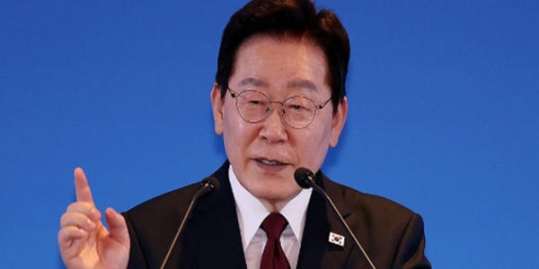 이재명 '단일종목 레버리지 ETF· 부동산' 덫에 지지율 하락, 돌파구 찾아 '정치적 결단' 내릴까