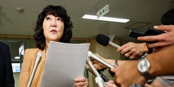 미국이 '일본 통화 약세'에 도움의 손길 건네는 이유 : NYT 일본은 미국 국채 최대 보유국