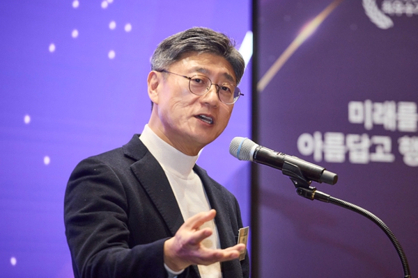 SK텔레콤 정재헌의 지극히 방어적인 AI 데이터센터 전략 : SK하이퍼 통한 리스크 분산에 가져갈 수익도 제한 분석도