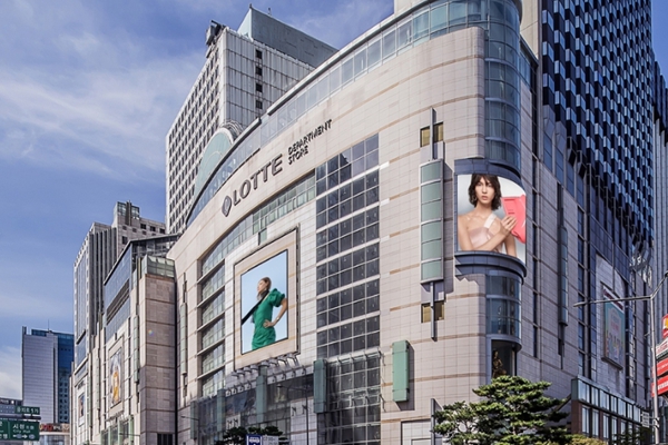 롯데쇼핑 2분기 영업이익 2배 뛰었지만 포트폴리오 편중은 과제 : '백화점 홀로 벌어 전사 먹여 살렸다'