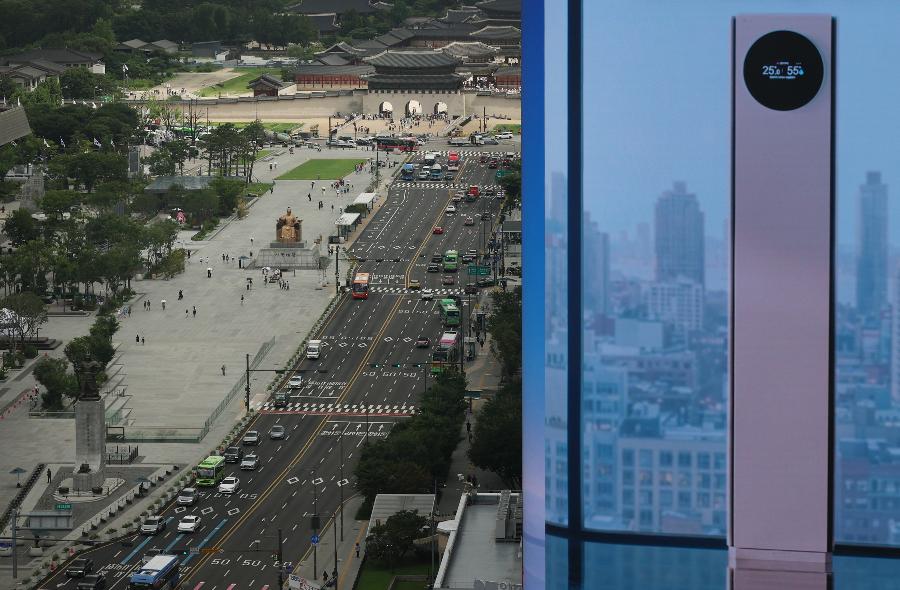 갑자기 사무실 에어컨 작동 멈췄어요, 40도 웃도는 기온에 에어컨도 숨이 찬다