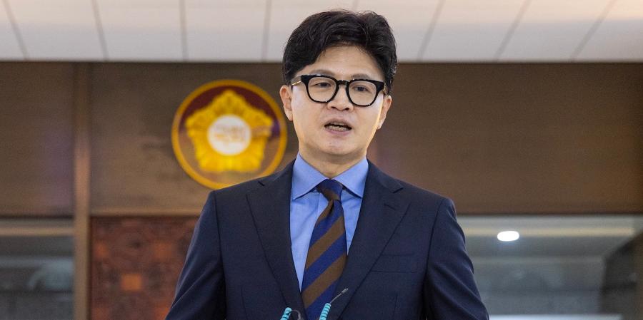 필리버스터는 밀리고 토론회는 묻히고 : 복당 원하는 한동훈, '검사 정치'의 한계만 드러내나