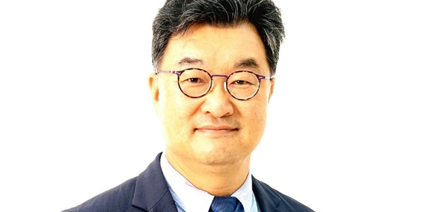 이 대통령 국립외교원장에 김흥규 교수 임명 : 미·중 사이 '실용주의 외교론'을 강조한 인물이다
