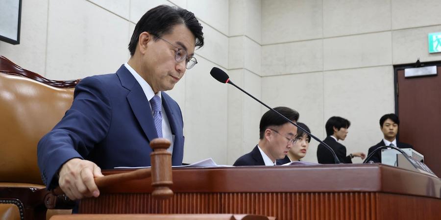 선관위 '득표수 조작' 놓고 갈라진 국힘 : 윤상현 특위위원장 조작 선 긋자, 나경원 직무 포기