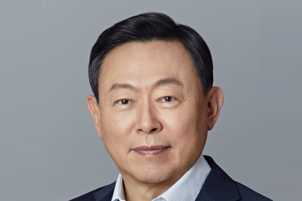 롯데렌탈 팔아 쥔 1조3천억의 용처는 '미래' : 롯데그룹 신동빈 회장의 기술·지적재산(IP) 중심 '뉴롯데' 구현 의지