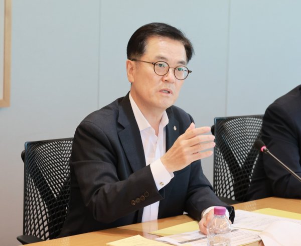 한화생명 역대 최대 신규 마진 이면 '기대'와 '실제' 간극 : 이경근 보유계약 CSM 증대로 마진의 '질' 함께 챙긴다