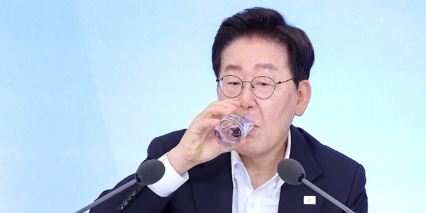 이재명 대통령 지지율이 '조국·세월호 사태' 때보다 낮다 : 핵심지지층 흔들리며 '회복' 여부 불투명