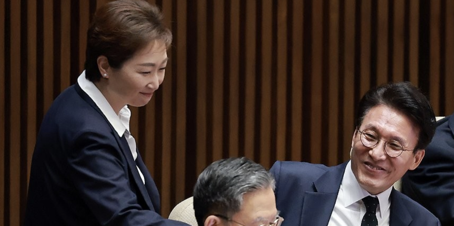 '당정일치' 김민석, '뉴이재명' 이언주까지 이재명 정부에 '쓴소리' : 대통령 지지율 하락에 '염량세태'