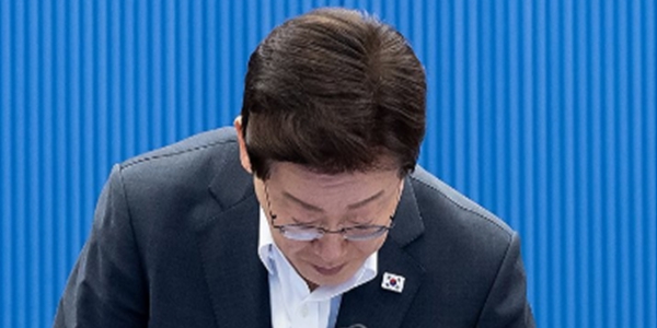 [한국갤럽] 이재명 긍정평가 급락 44%로 최저치, 첫 데드크로스 : 진보층·50대 긍정평가 13%p 줄어