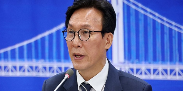 이재명 ‘화합 만찬’도 소용없다, 민주당 안팎 뉴 이재명 ‘파상 공세’ : 정청래는 반명 수괴, 친청계에 ‘공천 협박’도 