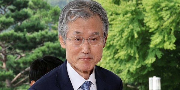 대통령 지지율 떨어지자 대법원장 조희대의 '반격' : '청와대 패싱'에 민주당 김민석 당장 물러나라