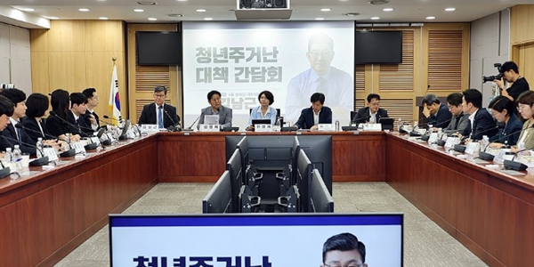 용산공원 두고 여야 논쟁 격화 : 민주당 추가세수 20조로 청년주택 vs 오세훈 '공원 지키고 15~20억짜리 재건축'