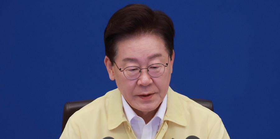 [한국갤럽] 첫 '데드크로스' 일주일 만에 멈췄다 : 이 대통령 평가 45%, 긍·부정 평가 동률