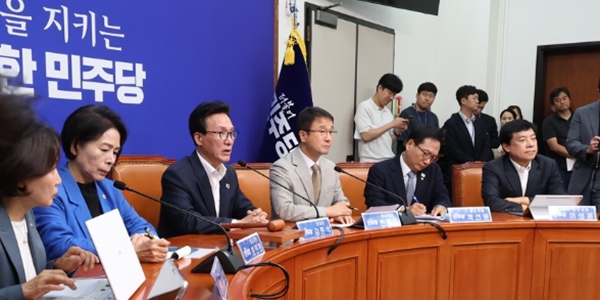 이 대통령, 전당대회 끝나고 잇달아 세 번 민주당 만난다 : '쓴소리' 사라지고 '당청일치'만 남을까