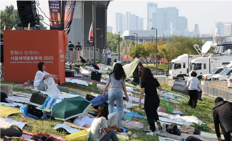 '하늘엔 불꽃, 땅엔 인파' 9월5일 여의도 '서울세계불꽃축제' 가기 전에 알아둘 3가지 : 티켓·교통·더위