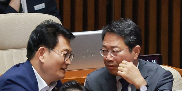 개각이 악재 될까 민주당 전전긍긍 : 뒤늦게 용혜인 '의원직 사퇴', 김승원 '공소취소 신중' 힘 싣는다