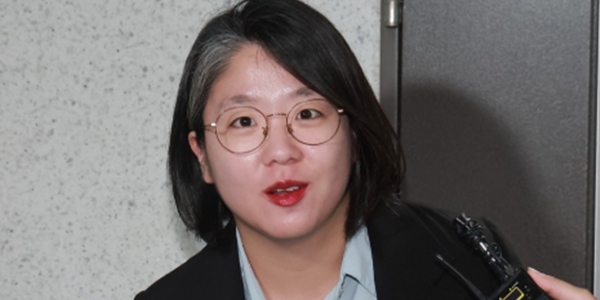 개각이 악재 될까 민주당 전전긍긍 : 뒤늦게 용혜인 '의원직 사퇴', 김승원 '공소취소 신중' 힘 싣는다