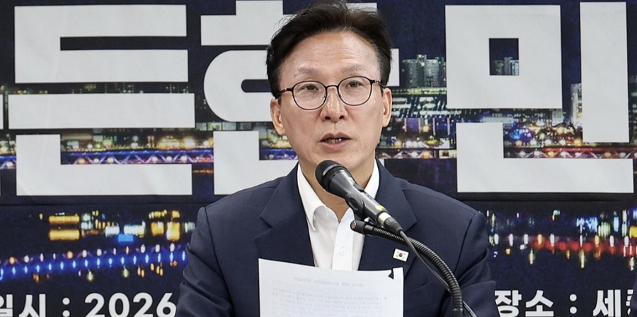 민주당 김민석 당대표 되면 지지율 10%p 올리겠다 했는데 : 당대표 취임 보름 '진영 쪼개기' 논란만 키웠다
