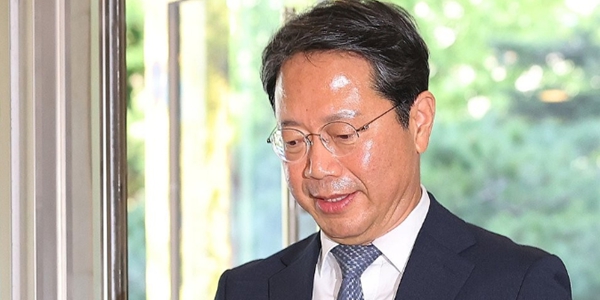 민주당 '한동훈 녹취록 입수 경위' 쟁점화 : '본질 회피'로 법무장관 후보 김승원 지킬 수 있을까