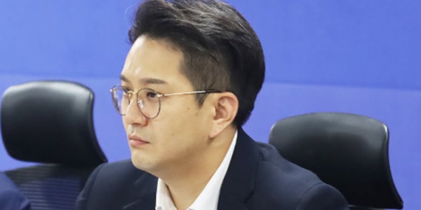 한동훈 '페이스북 열심' 법무장관 후보 김승원 조준 : 민주당 전용기 당원게시판에 못 쓰니 페북