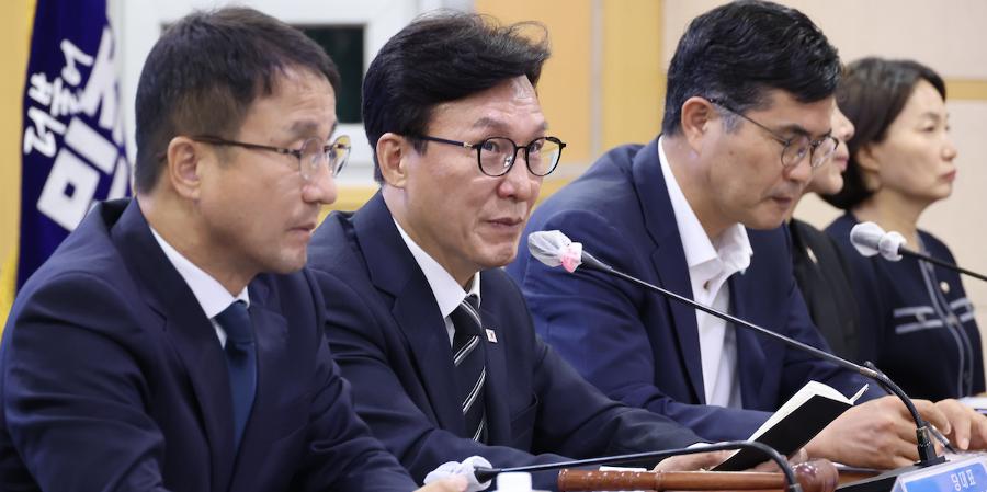 민주당 김민석 경찰개혁 외치더니 : 공소청 직제안 '검찰개혁 후퇴' 논란엔 뒤늦게 살펴보겠다