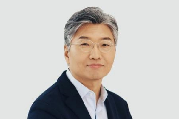 코스맥스비티아이 허민호 부회장 대표이사 사임 : 오너 2세 이병주 단독 대표 체제로