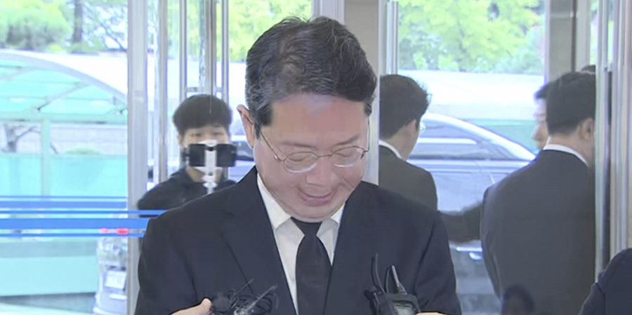 민주당, 용혜인 사퇴 뒤 '법무장관 후보 김승원 지키기' 총력 : 15일 청문회 뒤 청와대 임명 강행할까 