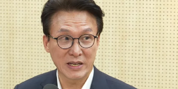 당대표 된 지 한 달, 아직도 정청래 탓 : 민주당 김민석 지지율 하락에 지방선거 때문에 조정 국면