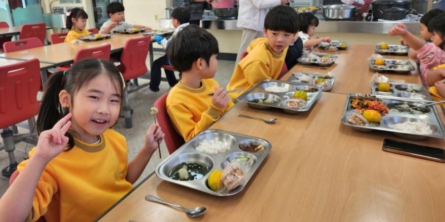 [허프 생각] 시장직까지 걸었던 '무상급식' 논쟁 15년 뒤 : 이제 화두는 '무엇을 어떻게' 먹일까