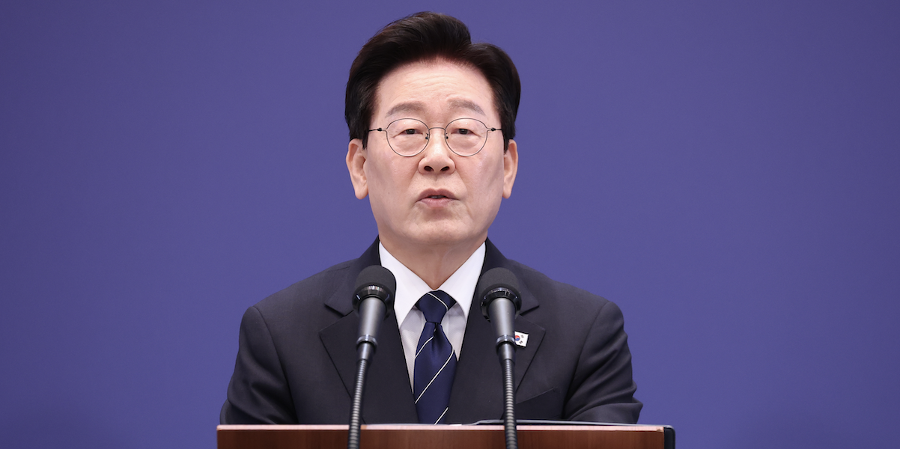 [이재명 기자회견] 고개 숙인 이재명, 연임에 명확히 선 그었다 : 연임 생각 전혀 없다