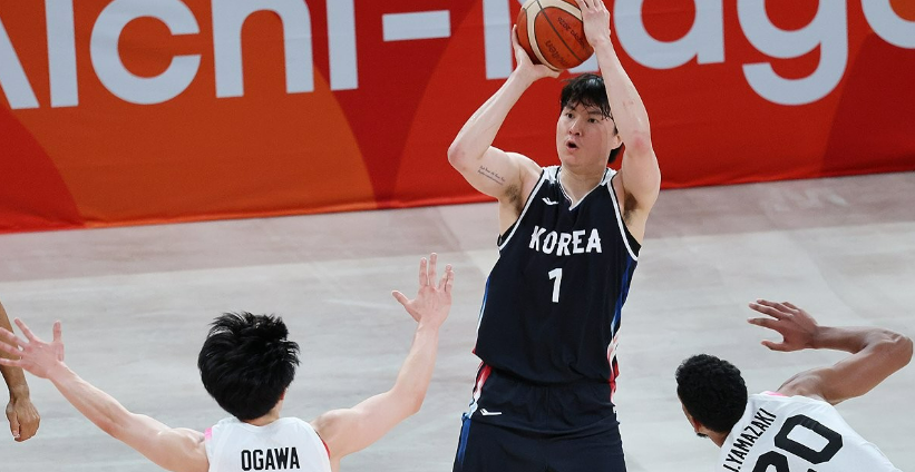 한국 남자농구, 개최국 일본 꺾고 12년 만에 아시안게임 금메달 : 에이스 이현중, 훨훨 날았다