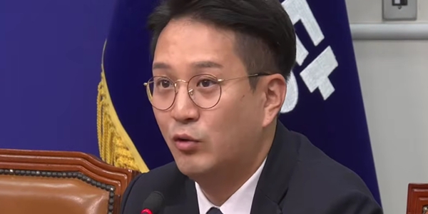 '민주당 친석계' 유시민에 긁히자 총공세 나섰다 : 전용기 조중동식 비판, 이건태 이적행위