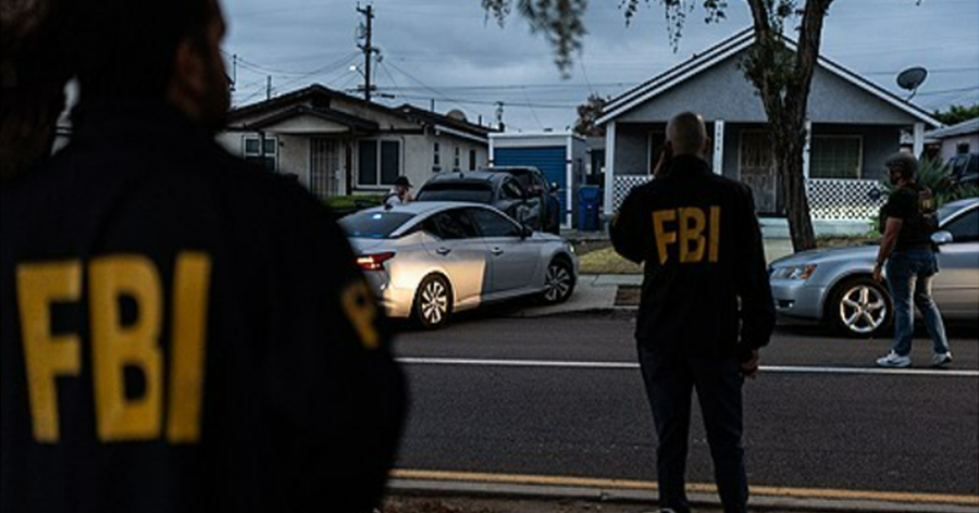 [허프 US] 미국 FBI 요원 수천 명 개인정보 해킹으로 털렸다 : 배우자 정보도 넘어갔다