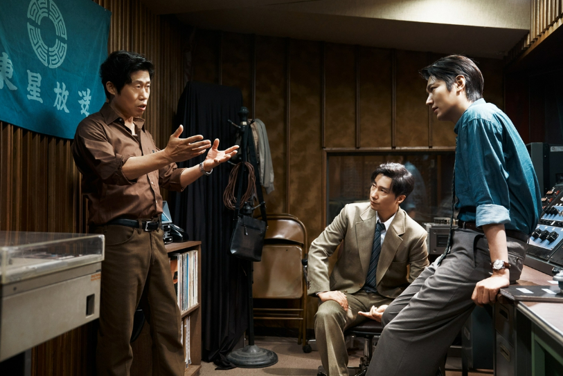 영화 '암살자(들)' 육영수 여사 저격 사건 '박정희 배후설' 논란 : 평론가·감독 찬사 vs 국민의힘 반발