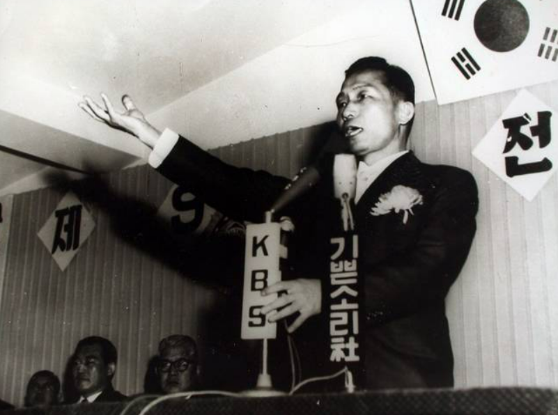 영화 '암살자(들)' 논란, 극우는 왜 격렬하게 반응할까 : 박정희 '성역' 건드렸고, 올공 세력도 뭉친듯