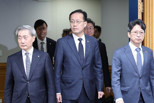 정부 국고채 10월 발행 규모 5조 원 축소한다 : F4에 국토부 장관까지 출동해 '금융·부동산 통합 점검'