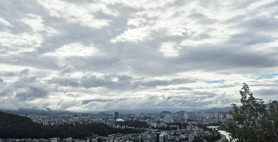전국 구름 가득한데 연휴 마지막 날 날씨는? 약속 잡을지 말지 고민할 안 좋은 소식 있다