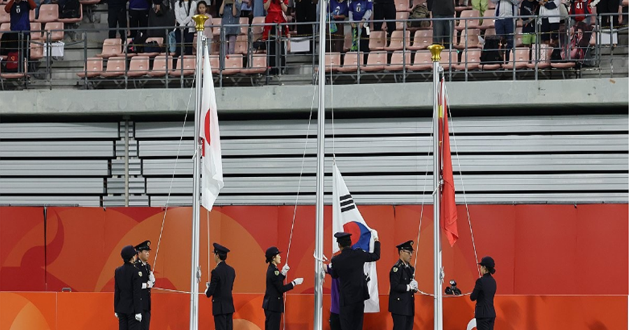 북한 국가부터 태극기 늑장 게양까지 : 아시안게임 남자 축구서 한국 우승했지만 '미심쩍은 사고' 또 일어났다