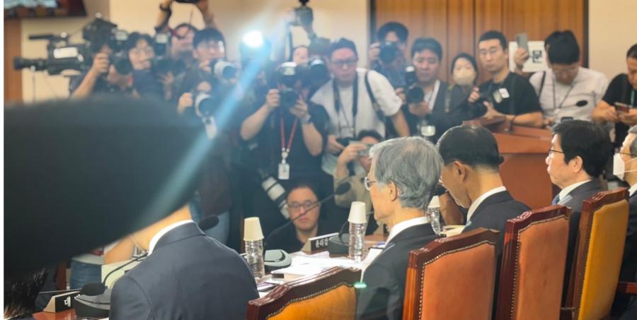 [현장] 대법원장 조희대의 '선택적 침묵' : 증인선서 거부한 뒤, 자신 향한 의혹엔 '또박또박' 반박