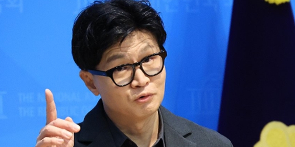한동훈 노무현 허구 신화 깨야, 국힘 김태규 부엉이 바위 : 조국혁신당 박은정 인간이 돼라