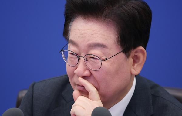 이재명 SNS 위험수위 : 스스로 '배제의 언어' 사용, 철 지난 '보완수사권 논쟁'에 뛰어들었다