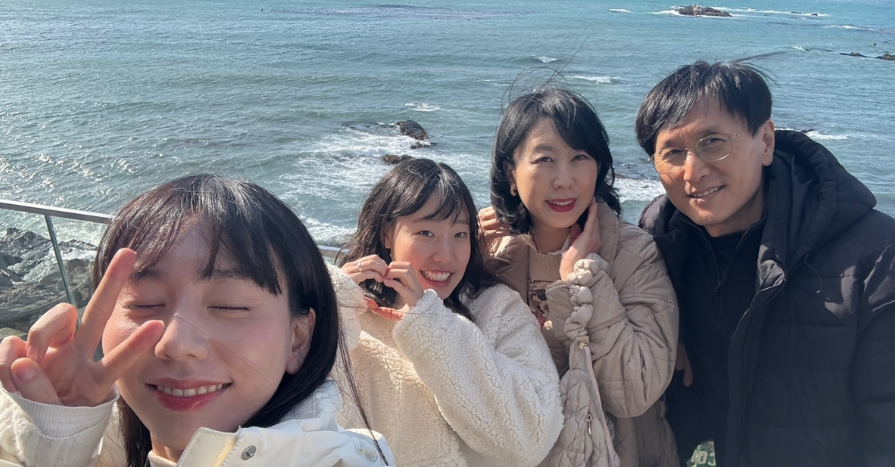 25년 투병에도 봉사 멈추지 않은 50대 여성, 장기기증으로 3명 살리고 떠났다 : 남은 가족들이 남긴 인사